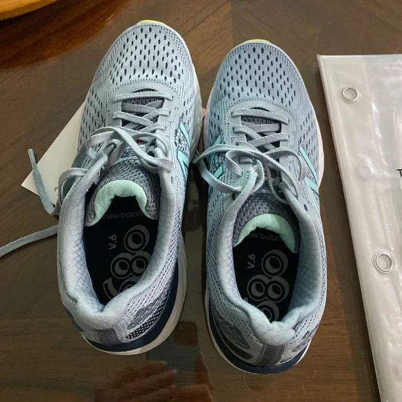 New Balance Women's 680v6 Gray and Blue Athletic Shoes - Picture 2 of 4